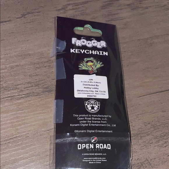 Frogger Keychaing - Picture 4 of 4